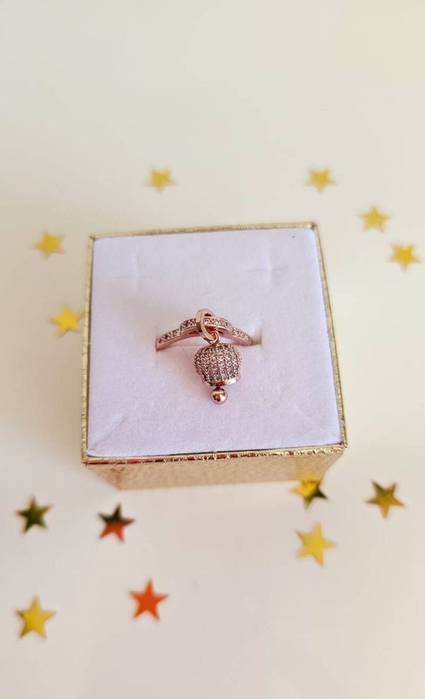 Anello in acciaio con campanella