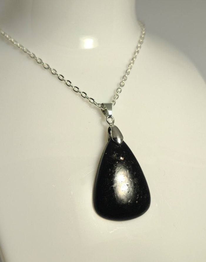 Pendentif Nuummite