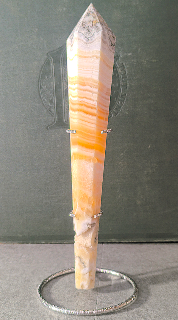 Pointe en Calcite Dendritique