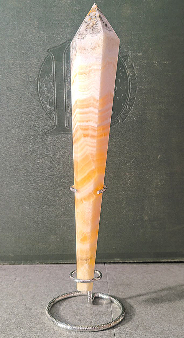 Pointe en Calcite Dendritique