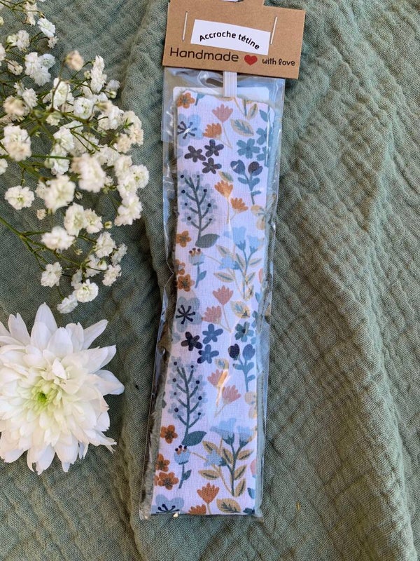 Accroche tétine fleurs bleues 🩵🌿