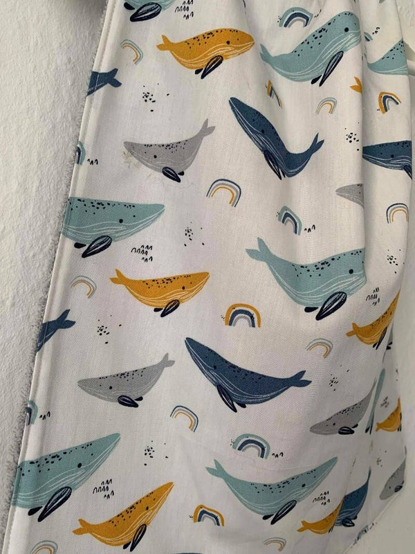 Bavoir élastique baleine 🐳