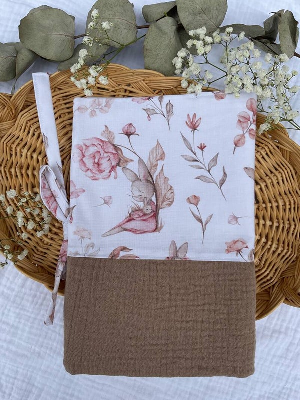 Protège carnet de santé lapin rose