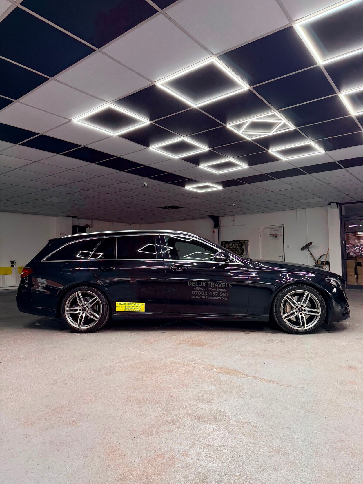 Delux airport transfer vehicle serving Hyde Tameside and Manchester Airport
