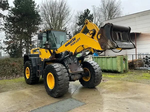 2012 Komatsu WA320-6