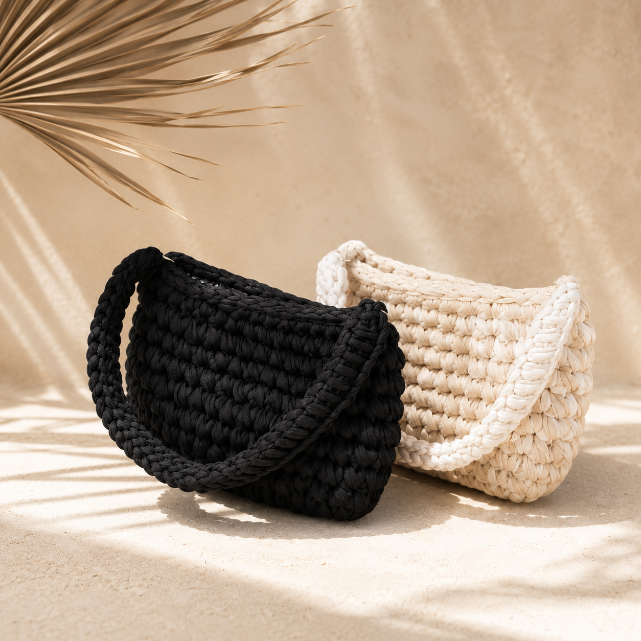 bolsos-tejidos-sobre-fondo-c-lido-standard-em3f9p.png