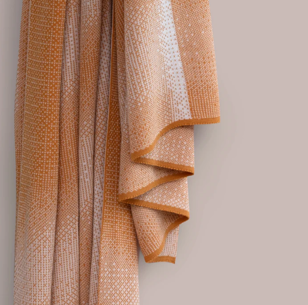 Katoenen sjaal met motief - warm ocher