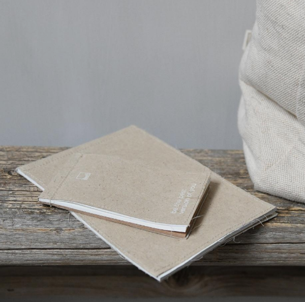 Notebook NIEK maxi met quote "IT'S A GOOD DAY TO HAVE A GOOD DAY"