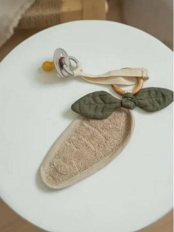 Speendoekje in vorm van wortel