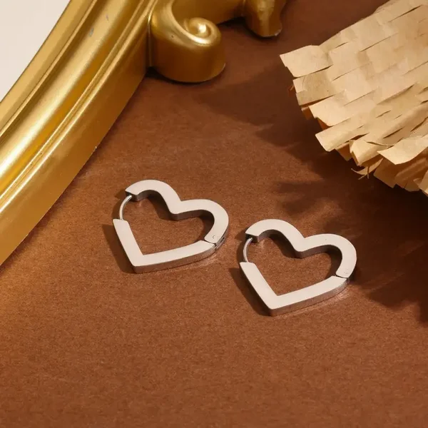 Boucles d'oreilles coeurs géométriques