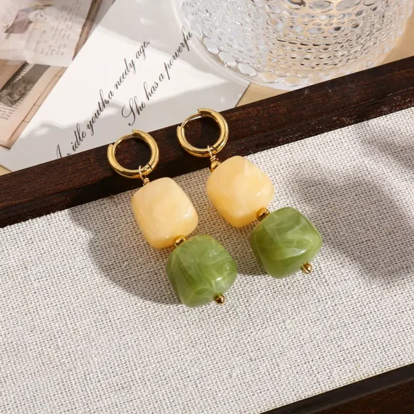 Boucles d'oreilles acier inoxydable et acrylique organique - Cube Vert