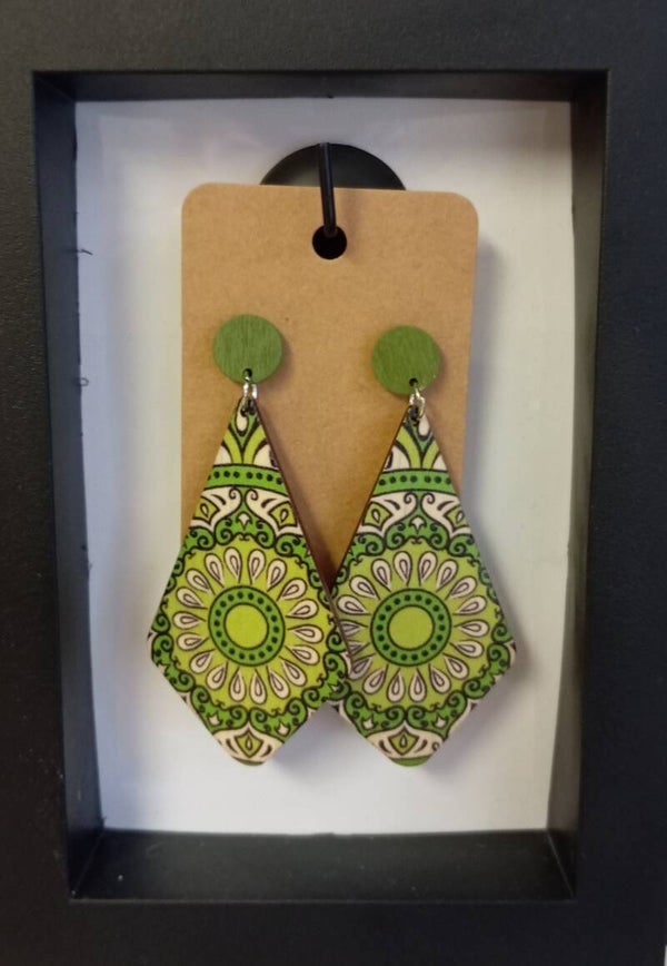 Boucles d'oreilles en bois imprimées. Vert sauge . BO23