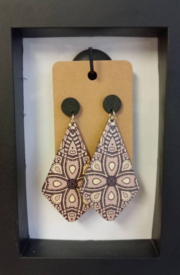 Boucles d'oreilles en bois imprimées noires - B21