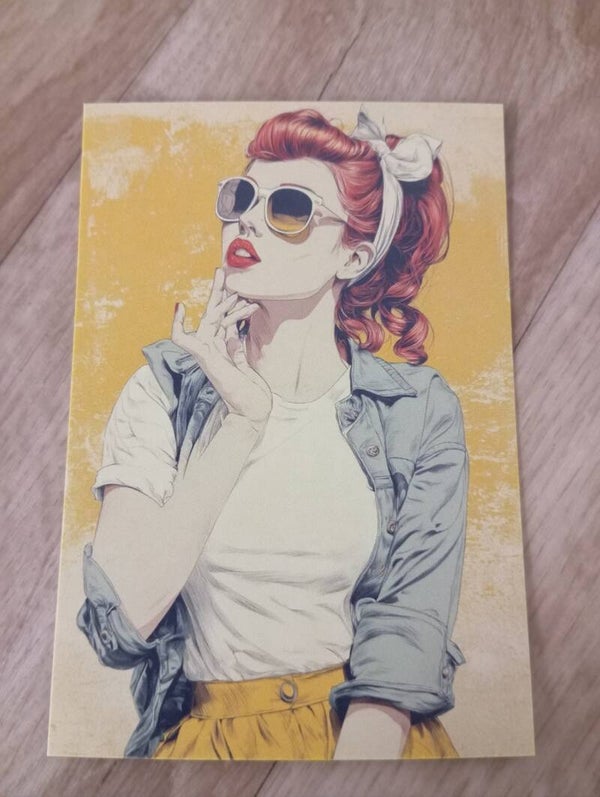 Carte Postale - Pin'up *34