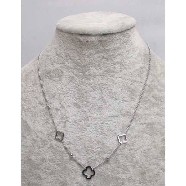 Collier Acier Inoxydable . Trèfles ajourés argent