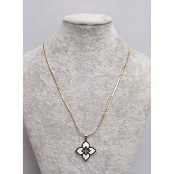 Collier Acier Inoxydable .Trèfle Nacre