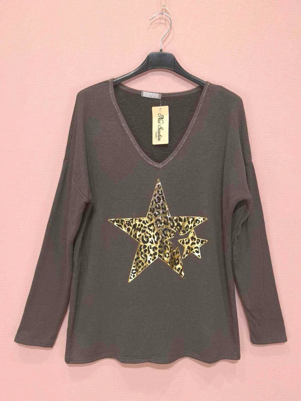 Pull col V flocage étoiles léopard - Chocolat