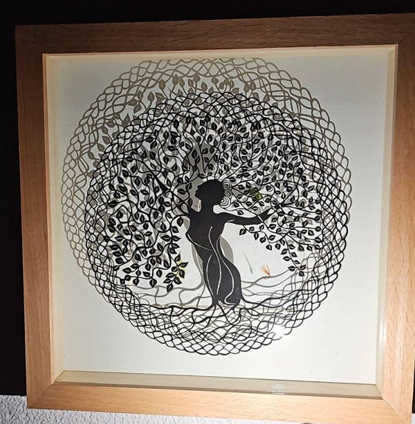 Scherenschnitt Lebensbaum "Freyja"