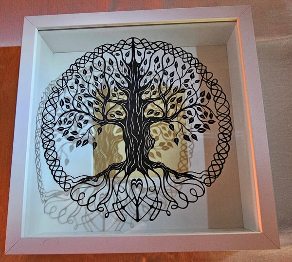 Original Scherenschnitt "Lebensbaum Yggdrasil"