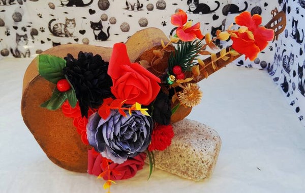 Guitare vintage en métal rouillé