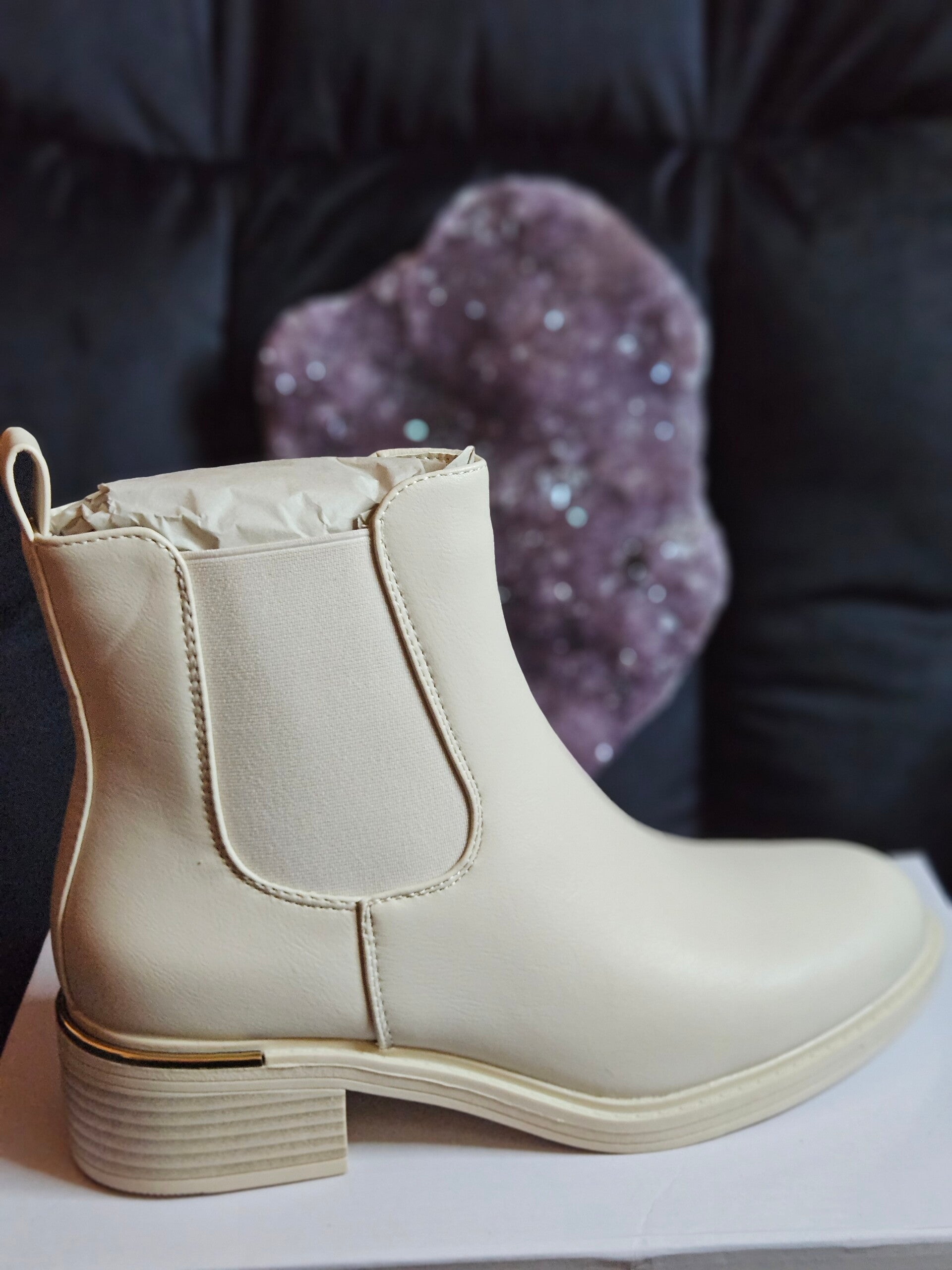 Beige laarsjes goud randje