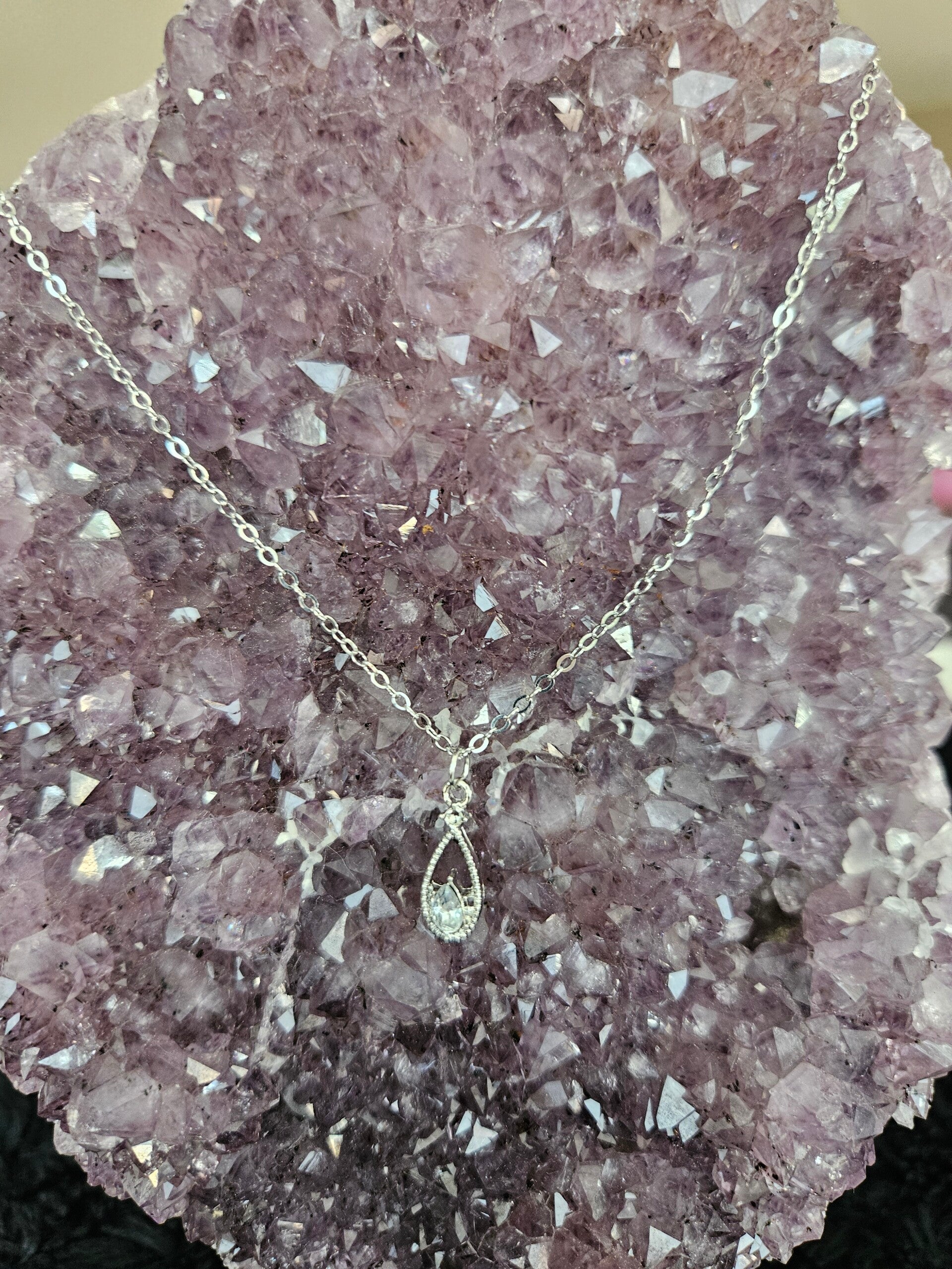 zilveren ketting met druppel strass
