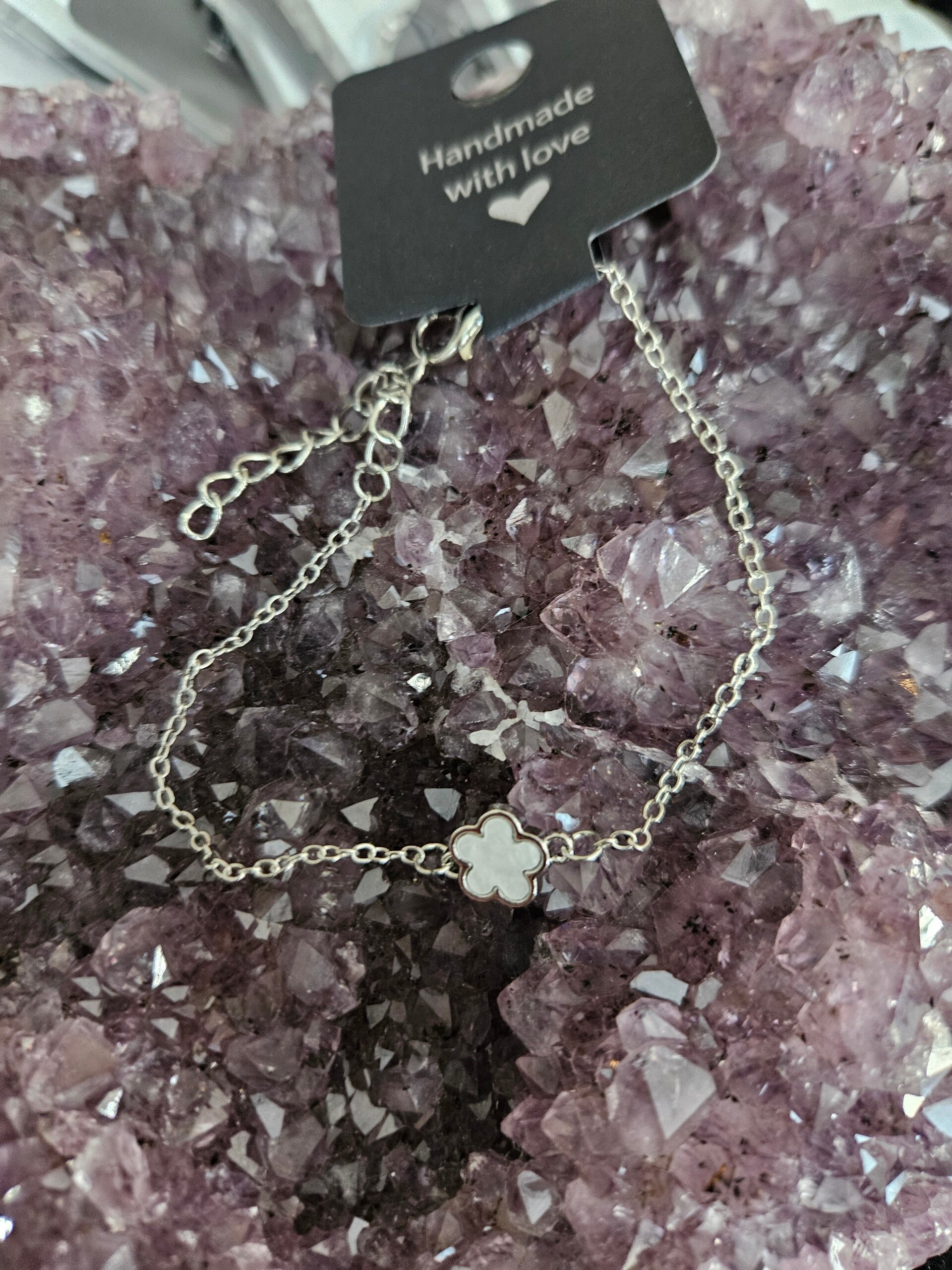 zilveren armband met witte bloem