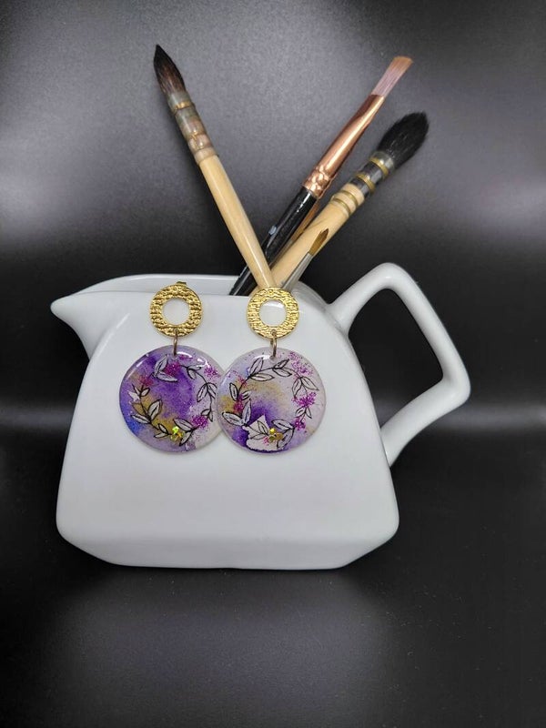 Ronde de feuilles blanches