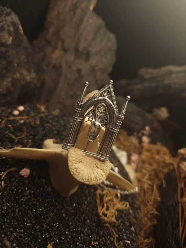 The dead gardens cathedralcore pendant | One of a Kind | Moss Agate | Regina