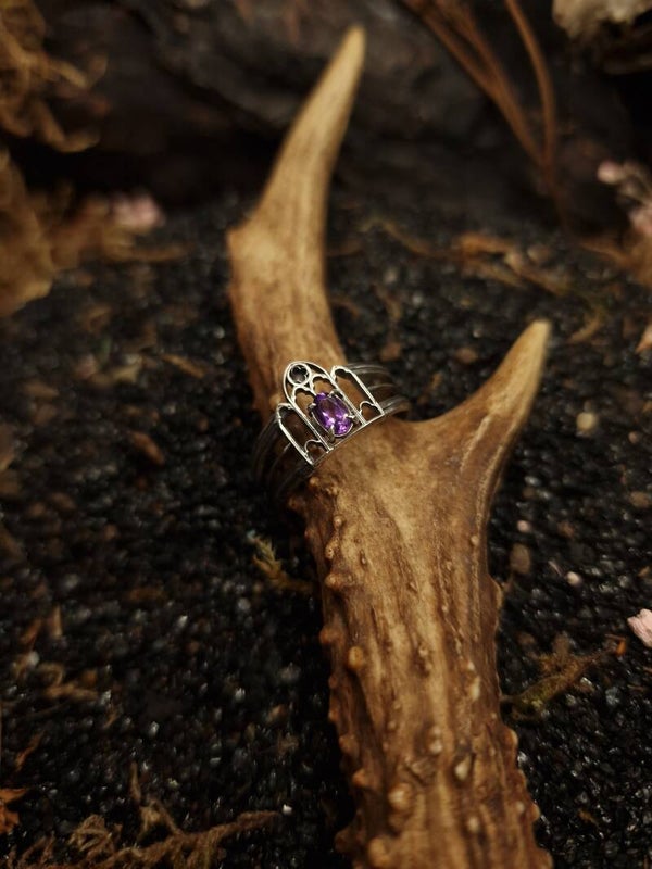 The Magical arched Ring | size 19 | Amethyst | regina
