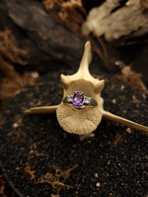 Datura Ring | size 18,5 | Amethyst & Zirconia | curiosity cabinet