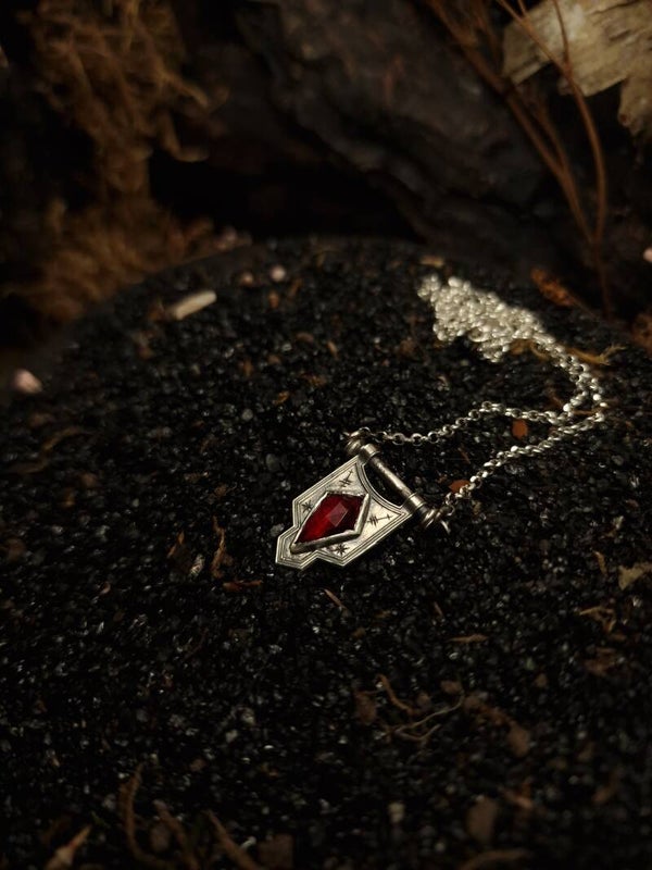 The Bloodknight Banner Necklace | Amethyst | nox ex libris