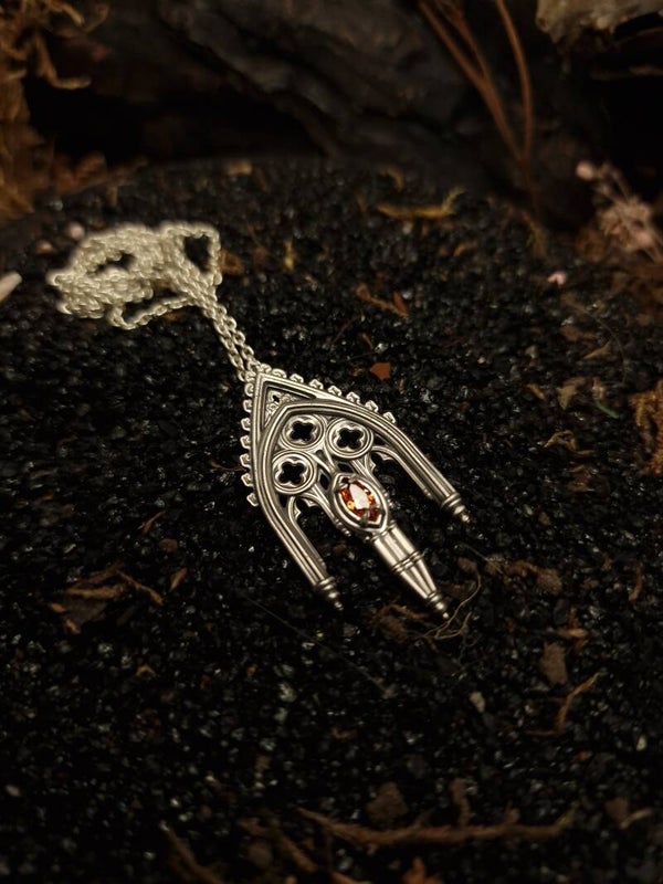 The Sunset cathedralcore pendant | Cognac zirconia | Regina