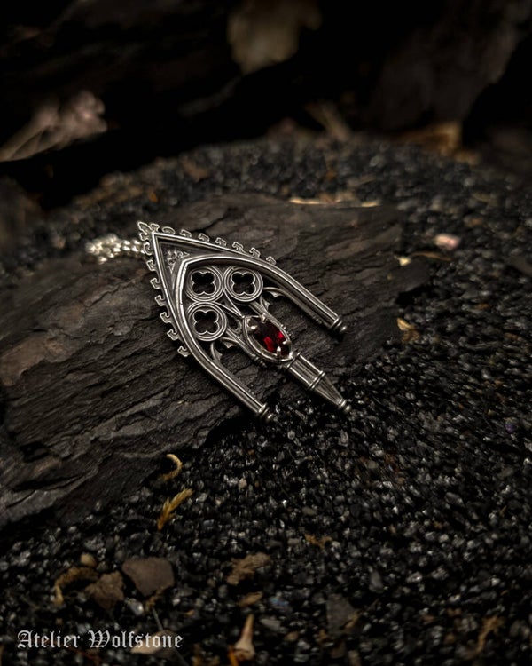 Basilica Cruor | One of a Kind Pendant | garnet | Regina