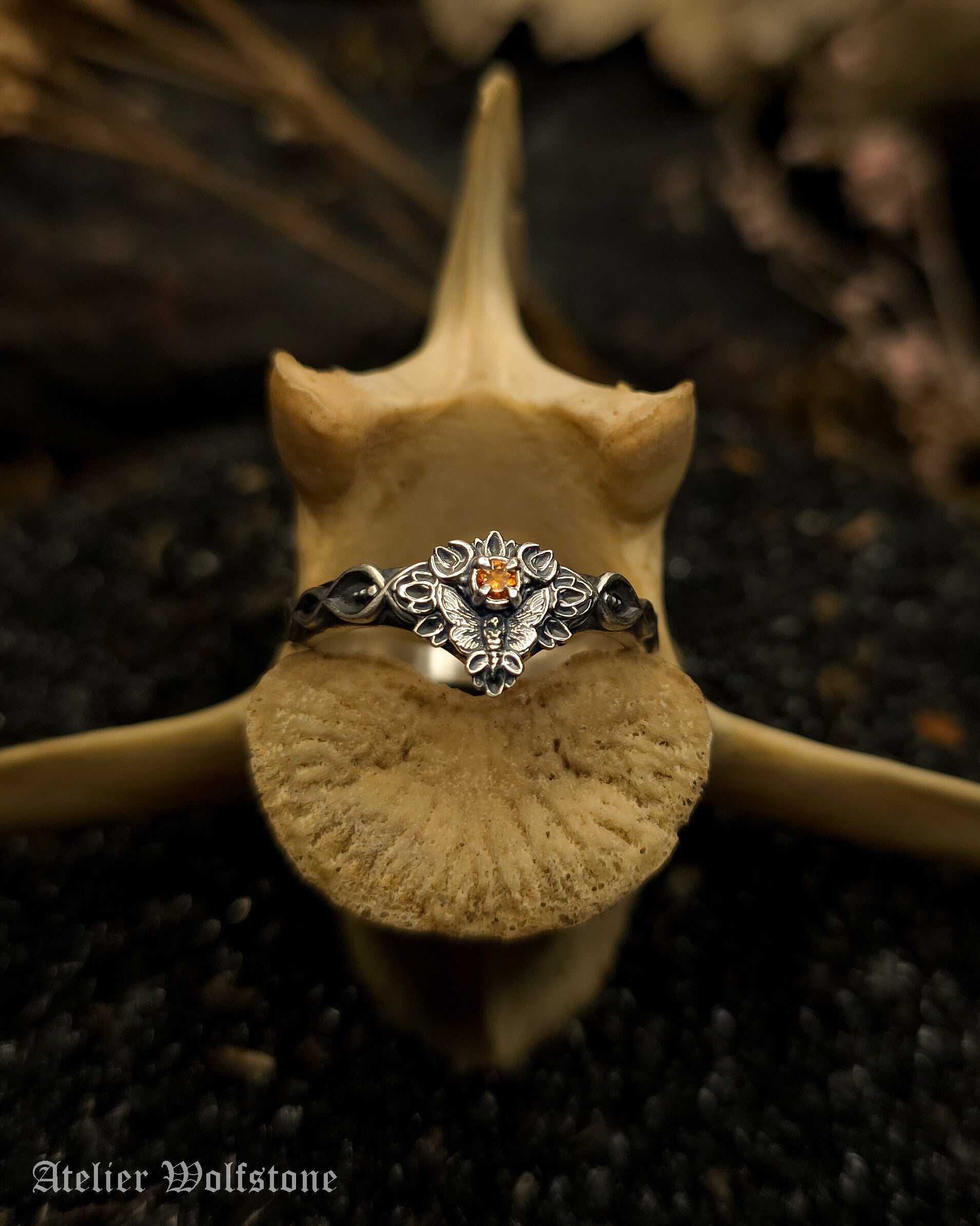 The Polyommatus Icarus Moth Ring | size 18,5 | Ready To Send | citrine | Curiosity Cabinet | 23-2 release