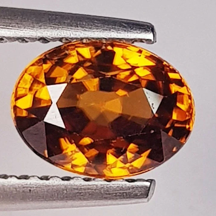 Zircon marron naturel