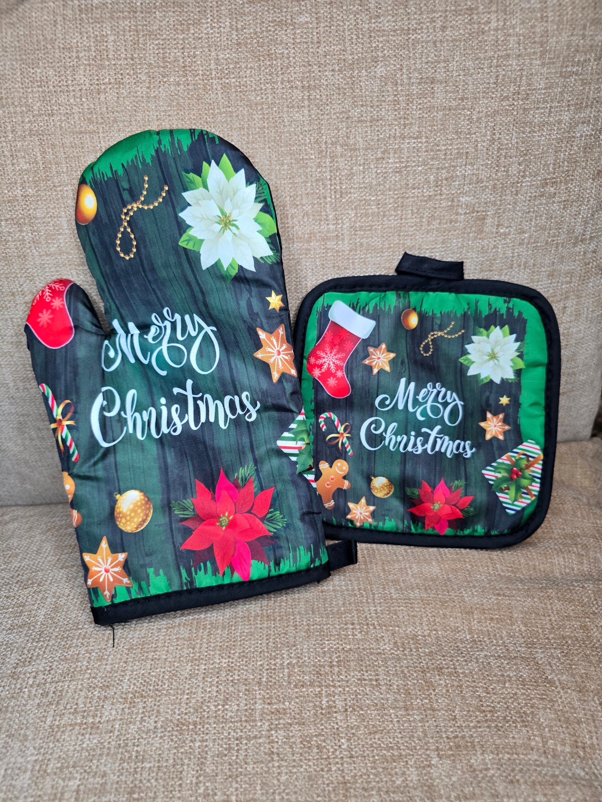 Oven gloves and heat pad
