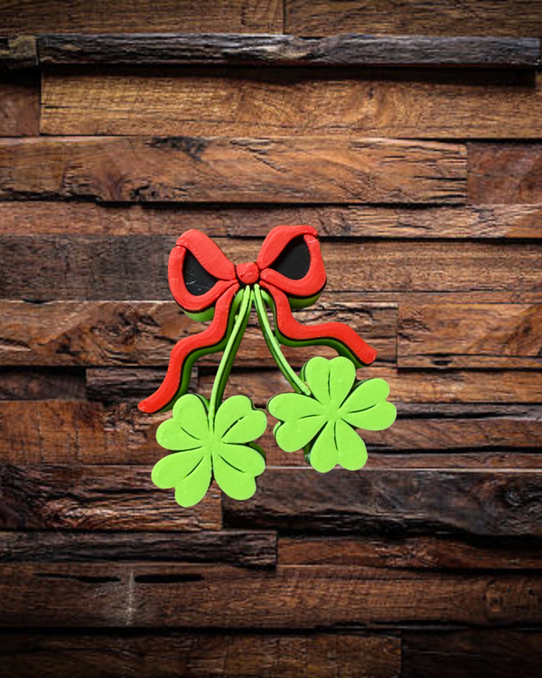 Four Leaf Clover Straw Charm