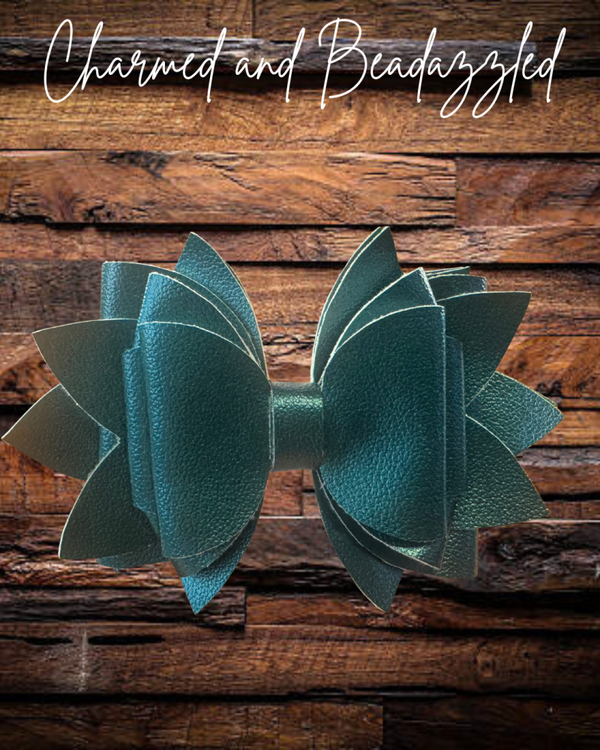 Metallic Green Large Bow Straw Charm