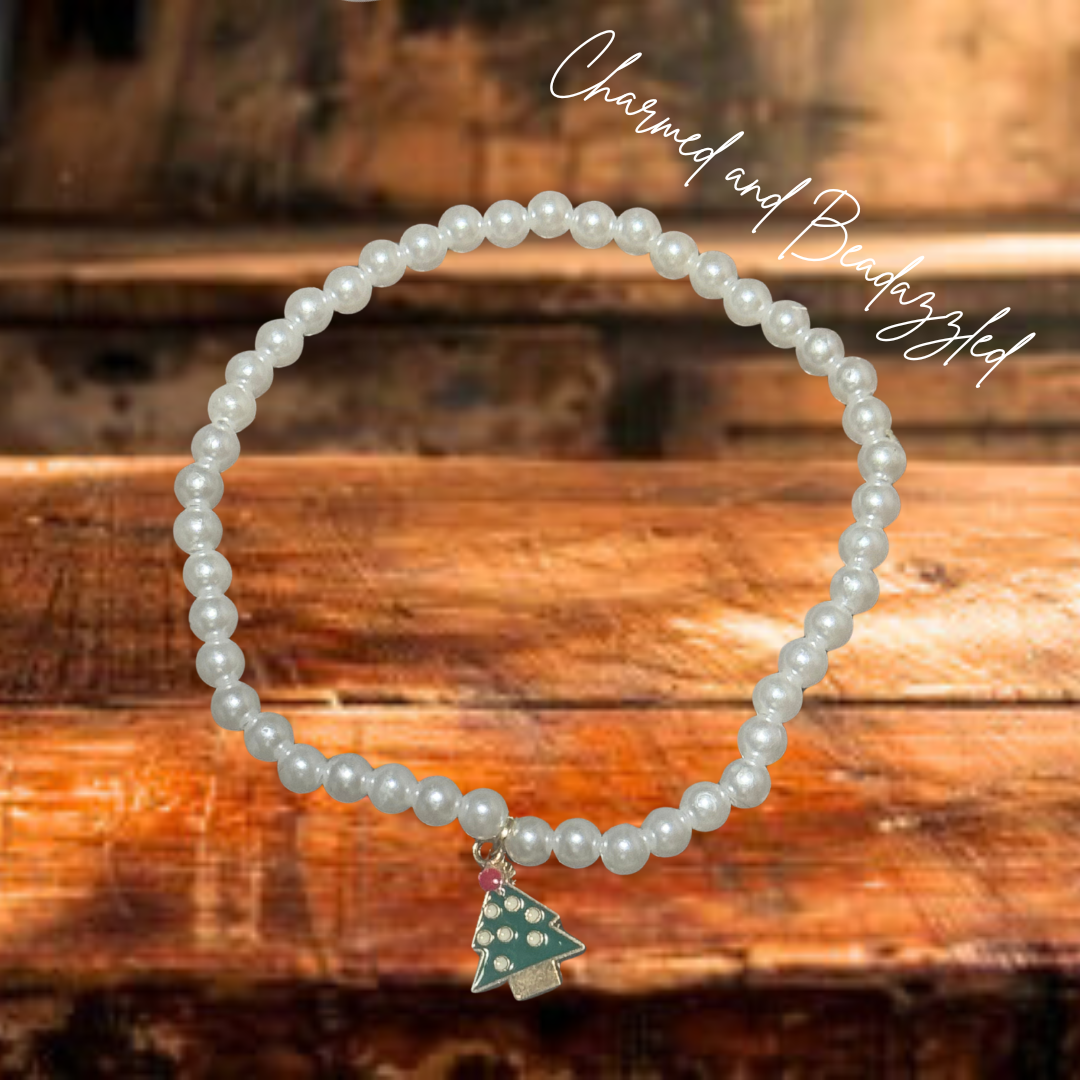 Pearl Tumbler Bracelet with Green Christmas Tree