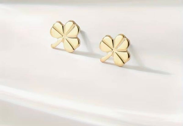 Clover Gold Earrings