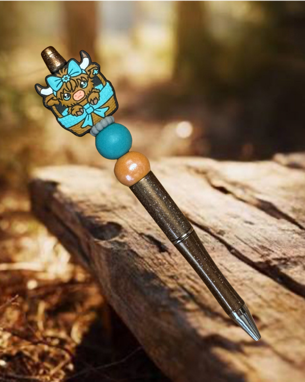 Highland Cow Basket Pen