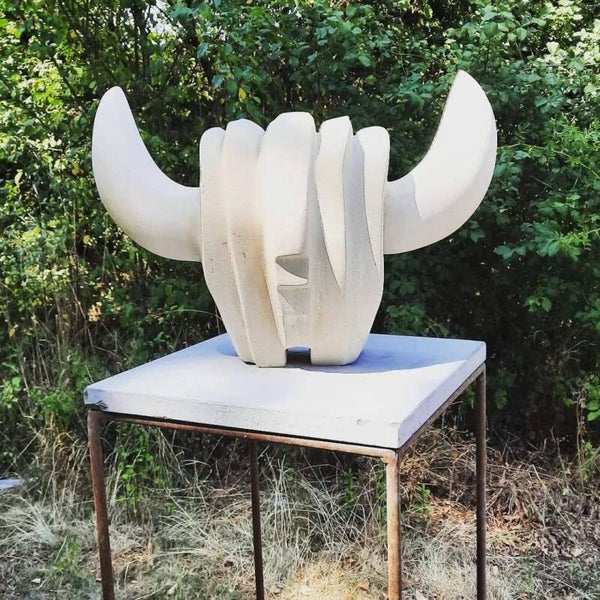 Stierenkop in euville steen