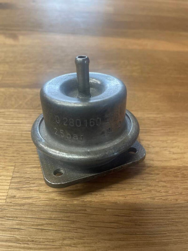 Bosch Fuel Pressure Regulator 2.5 Bar
