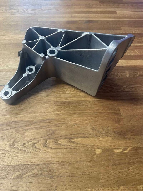 Vauxhall Cavalier / Calibra 4x4 Turbo transfer box mounting bracket C20LET