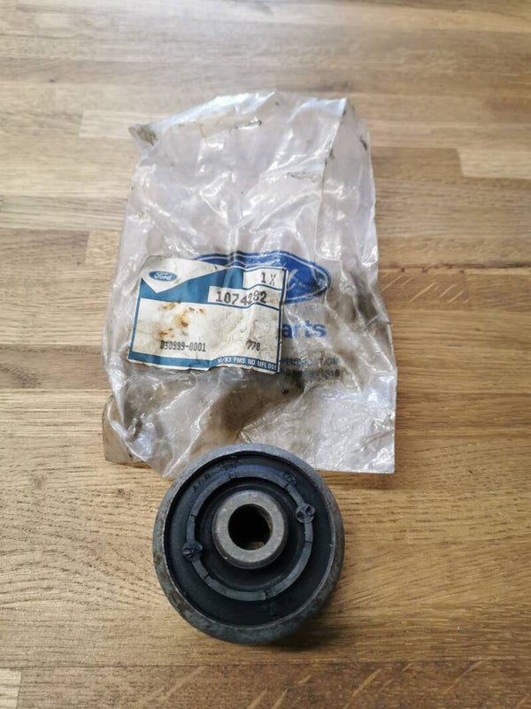Ford front suspension/wishbone bush