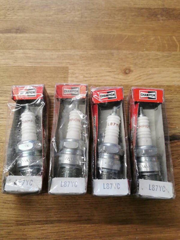 4 Pack Champion Spark Plugs for Volvo/Citroen/Renault/Skoda
