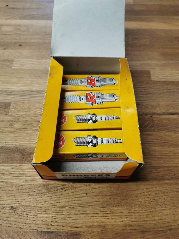4 Pack NGK Spark Plugs for Ford/Vauxhall/Volkswagen