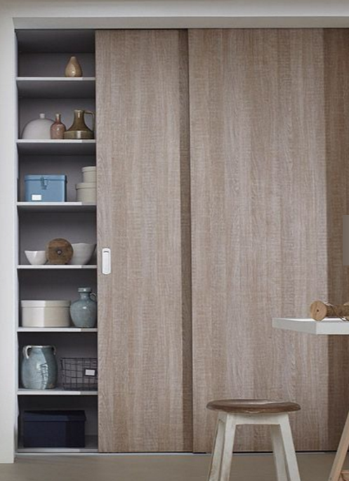 Stoere Loftdeur. schuifdeuren op maat van zwaar materiaal.