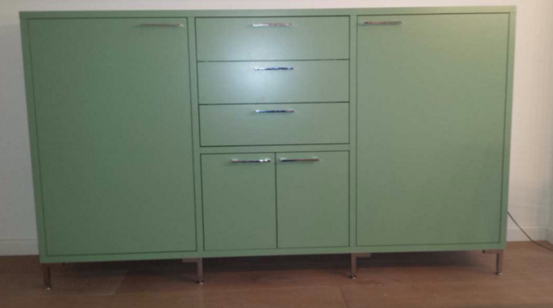 Mosgroen dressoir op maat